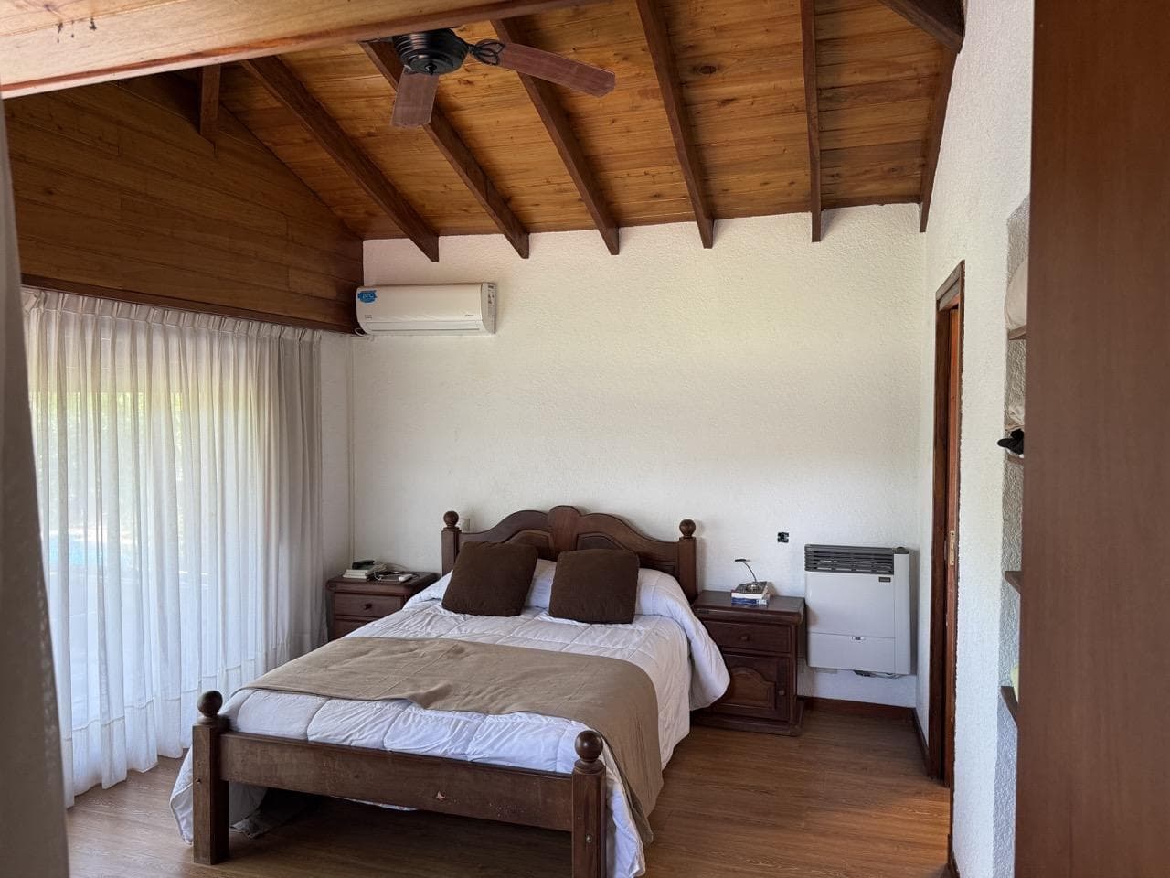 4-room house in the Los Horneros Condominium Complex