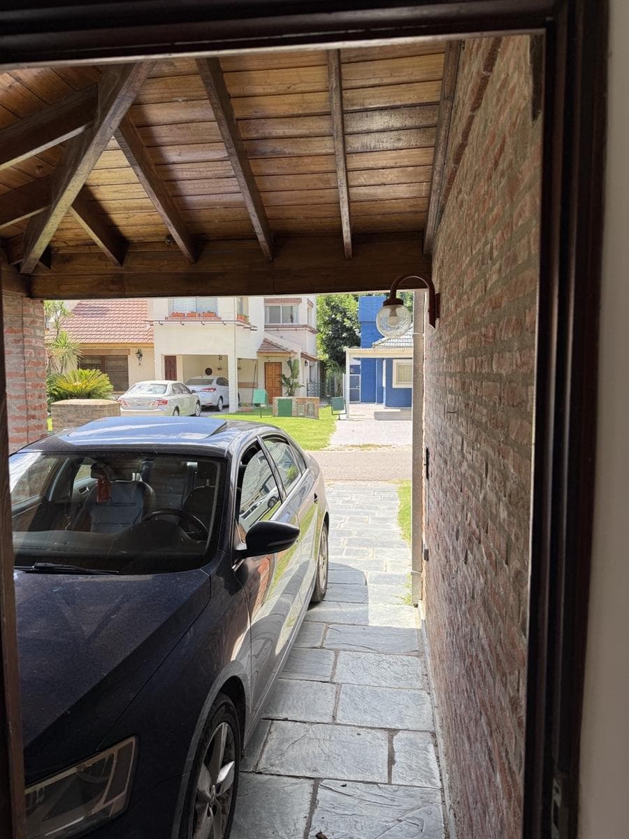 4-room house in the Los Horneros Condominium Complex