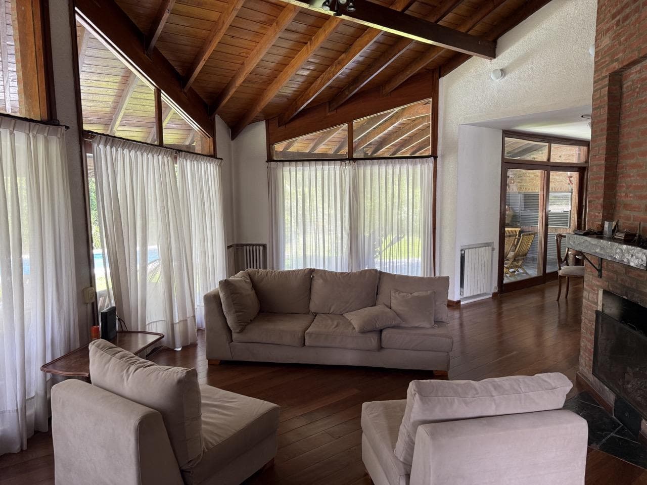 4-room house in the Los Horneros Condominium Complex
