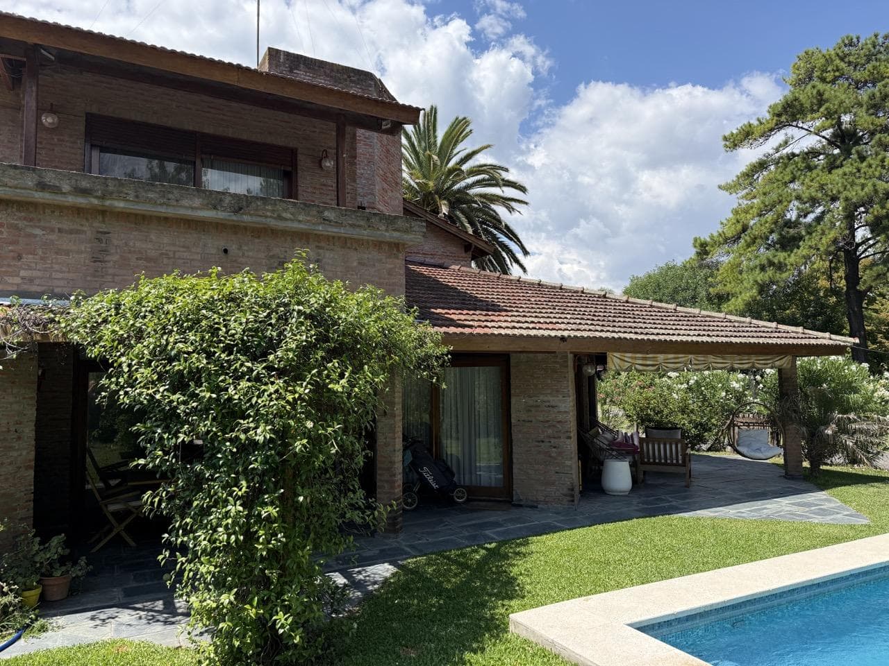 4-room house in the Los Horneros Condominium Complex