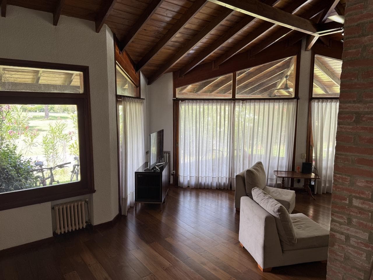 4-room house in the Los Horneros Condominium Complex