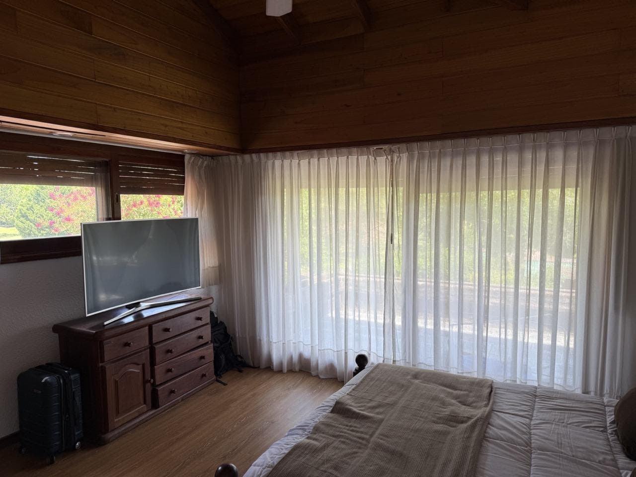 4-room house in the Los Horneros Condominium Complex
