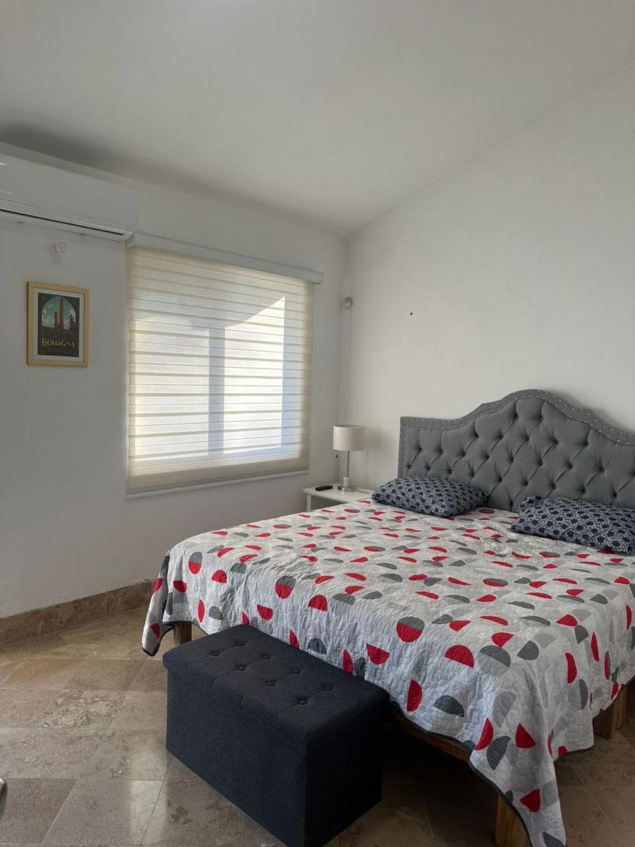 Casa Amueblada con 3 Recámaras en Mayorazgo de Cortes