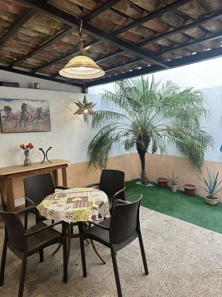 Casa Amueblada con 3 Recámaras en Mayorazgo de Cortes