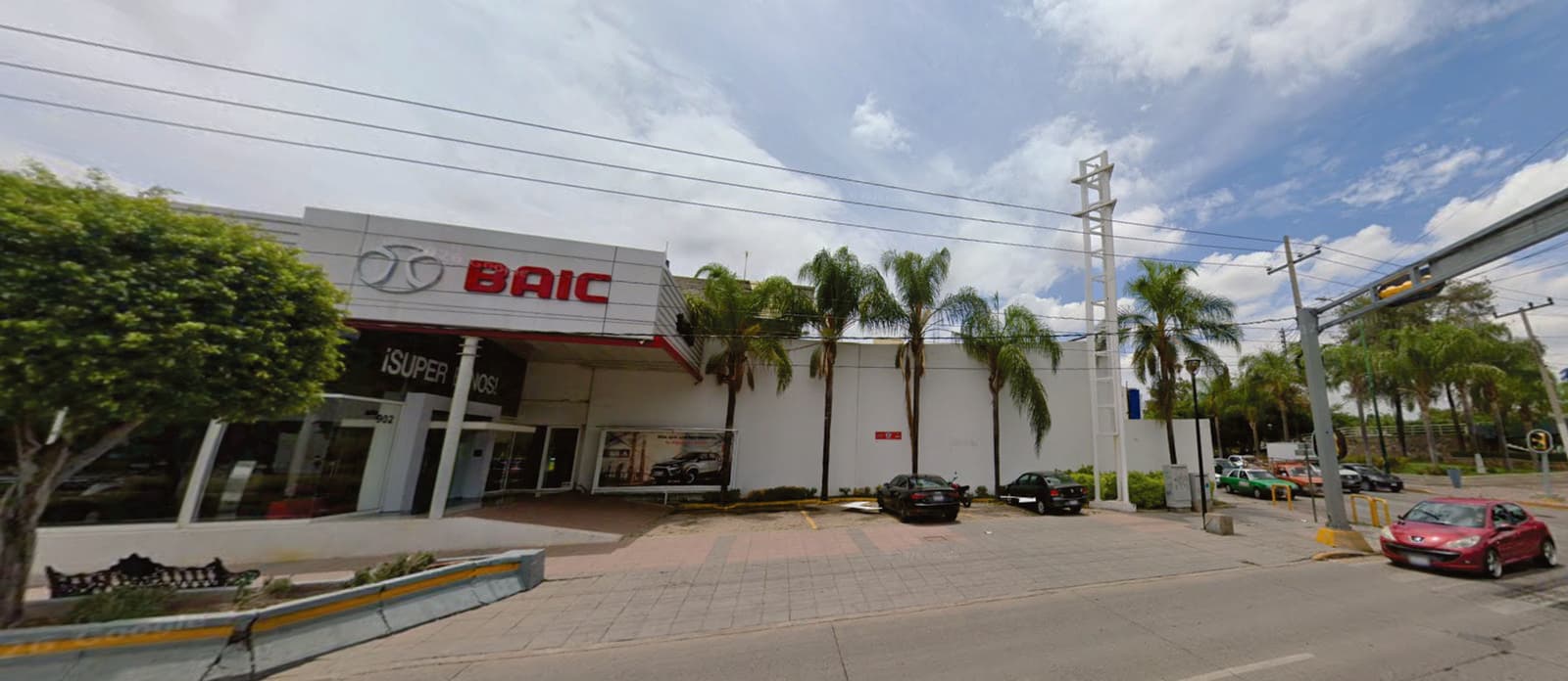 ANTIGUA AGENCIA DE AUTOS CON TALLER MECANICO JUNTO AL PARQUE HIDALGO