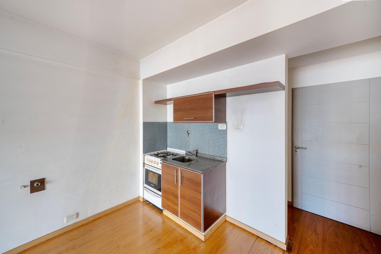 Studio apartment with a balcony and amenities for sale in Villa Crespo