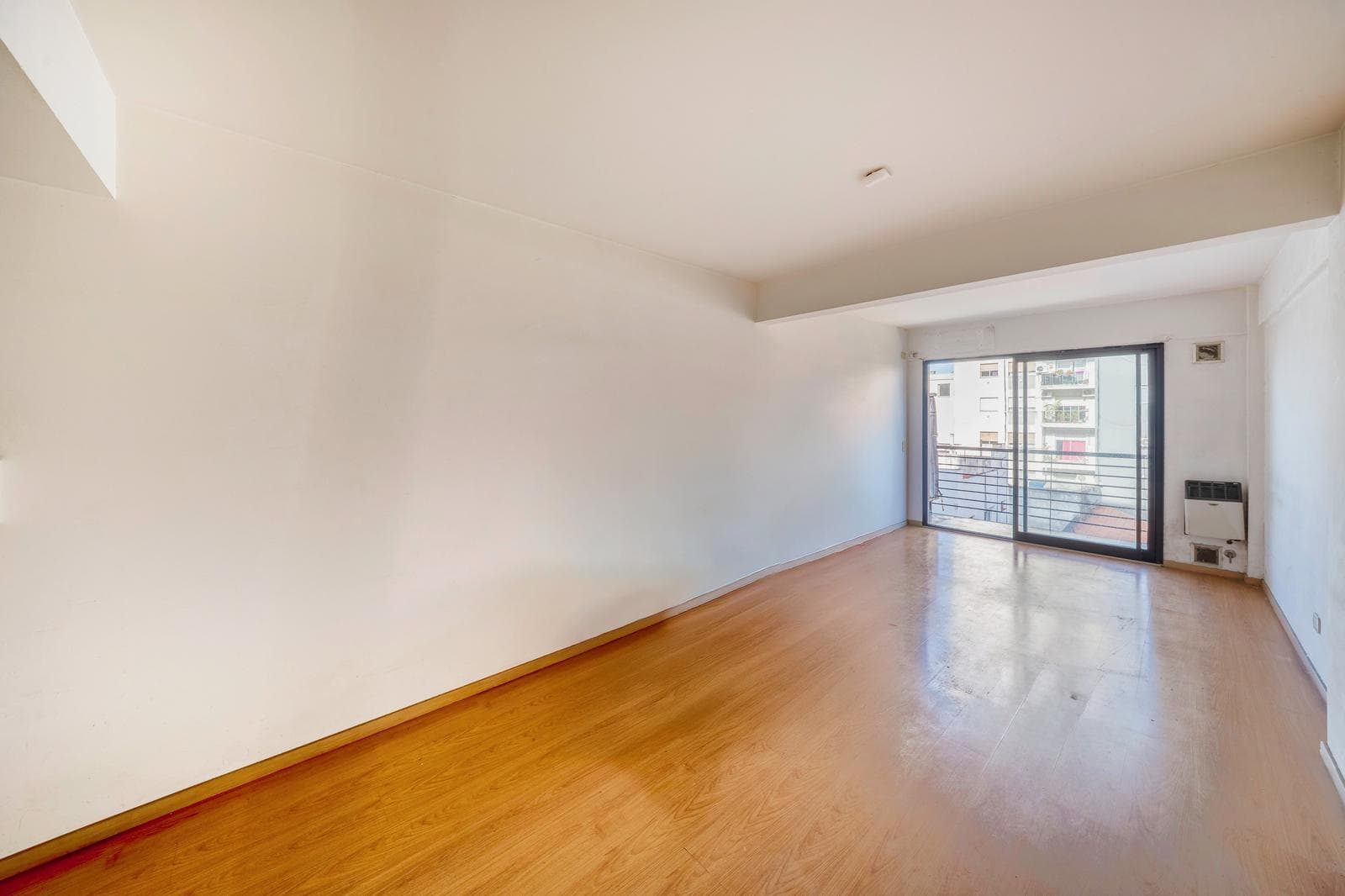 Studio apartment with a balcony and amenities for sale in Villa Crespo