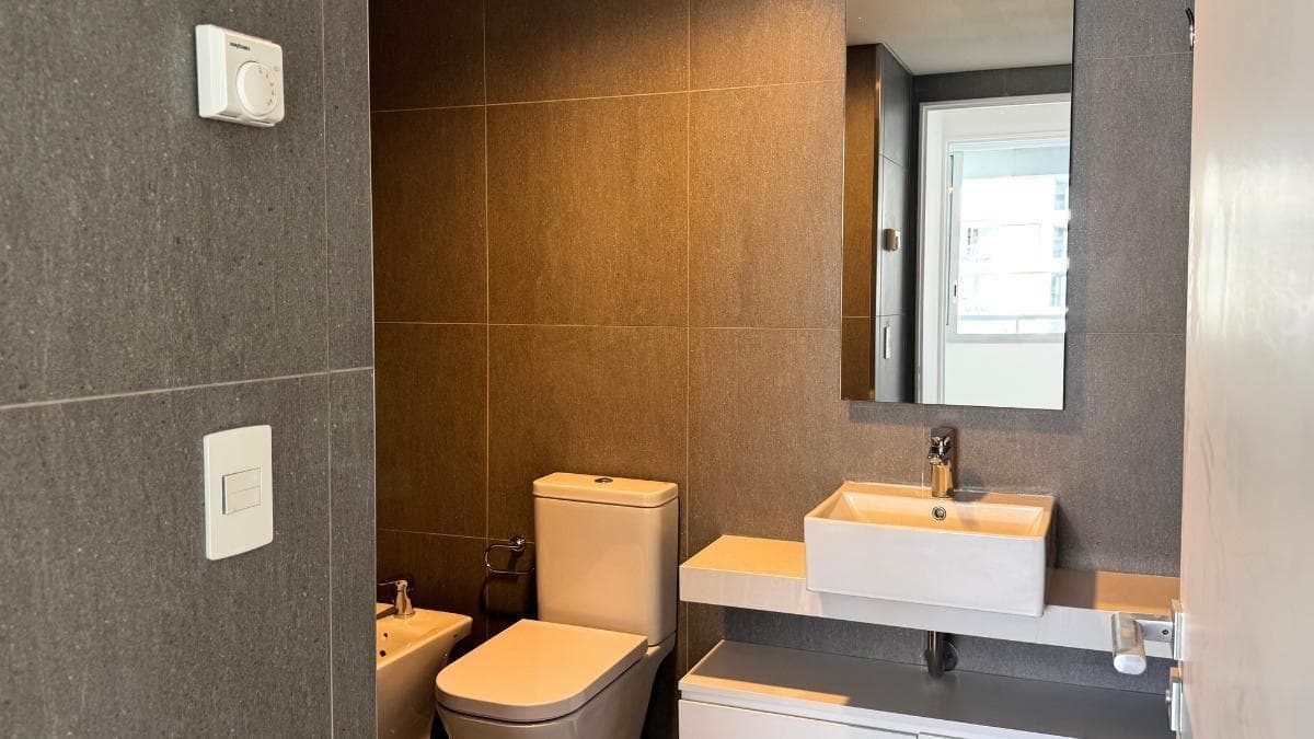 Brand-new 2-room apartment for rent. Modern, bright, available furnished or unfurnished