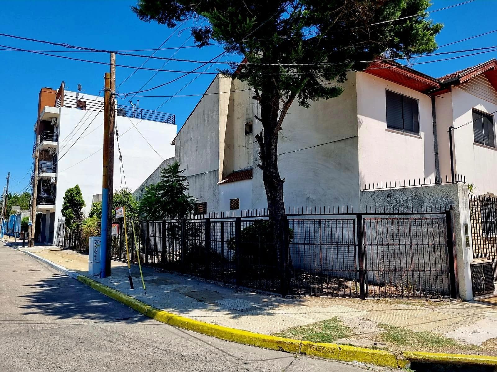 Lot in Temperley Oeste