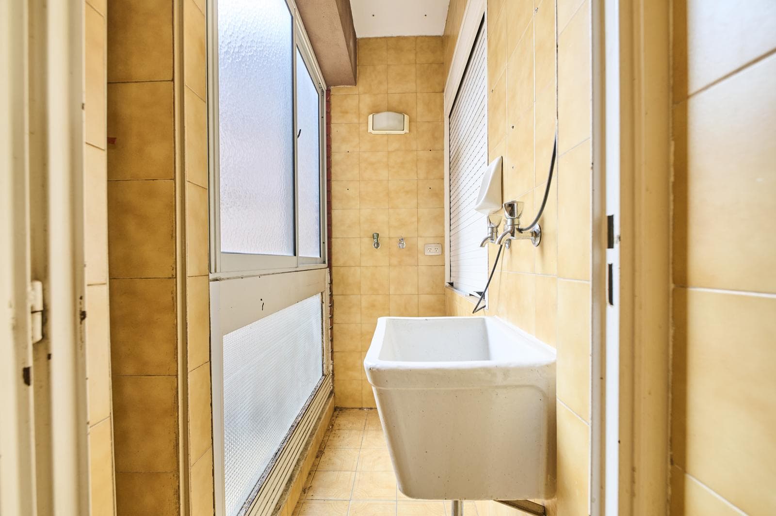 4-room apartment for sale with a balcony—very bright - Congreso