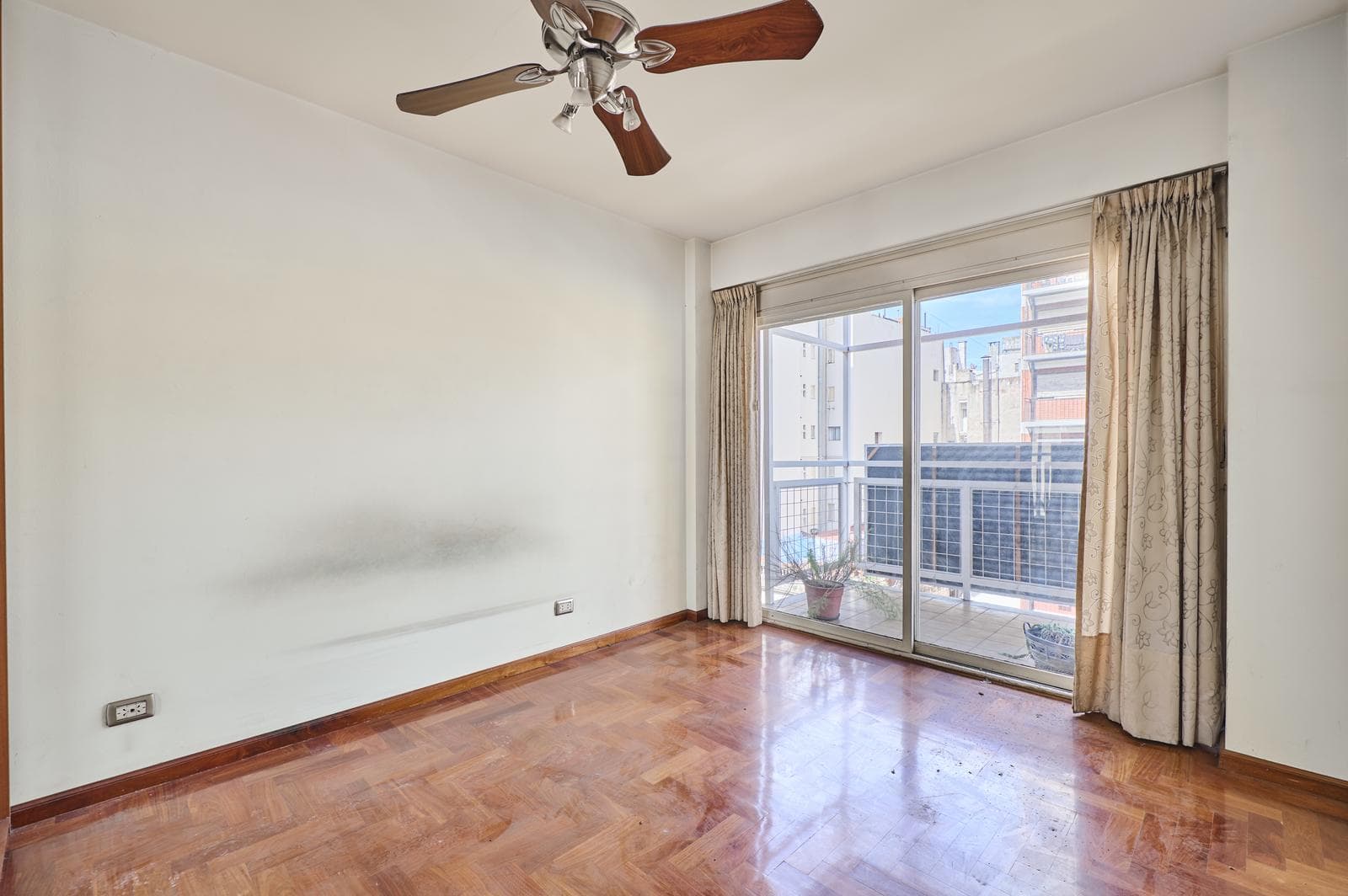 4-room apartment for sale with a balcony—very bright - Congreso