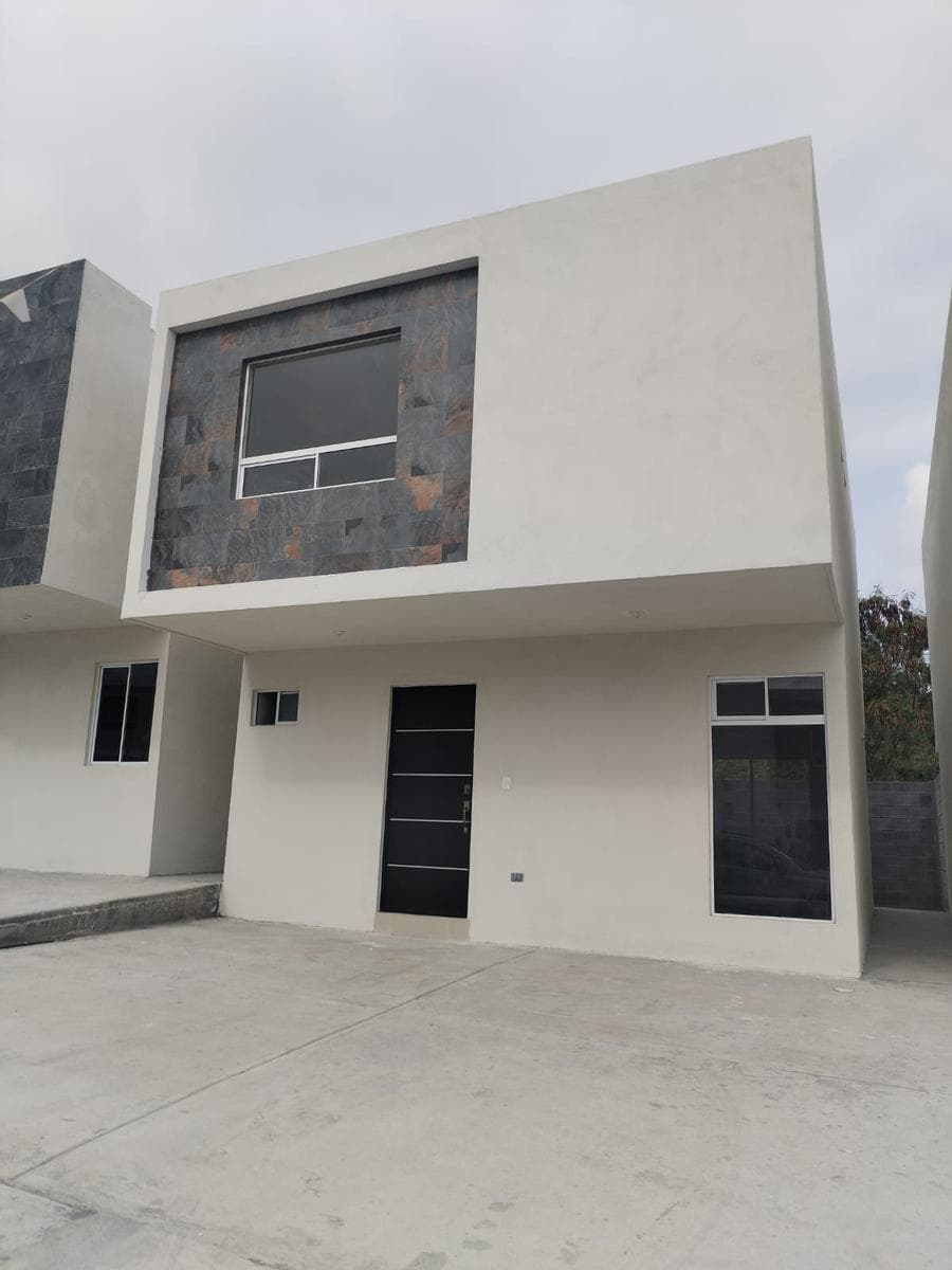 NEW HOME FOR SALE IN THE LOMAS DEL REY NEIGHBORHOOD, GUADALUPE, N.L.