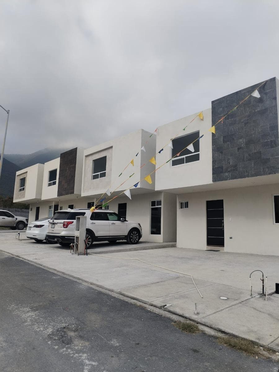 NEW HOME FOR SALE IN THE LOMAS DEL REY NEIGHBORHOOD, GUADALUPE, N.L.