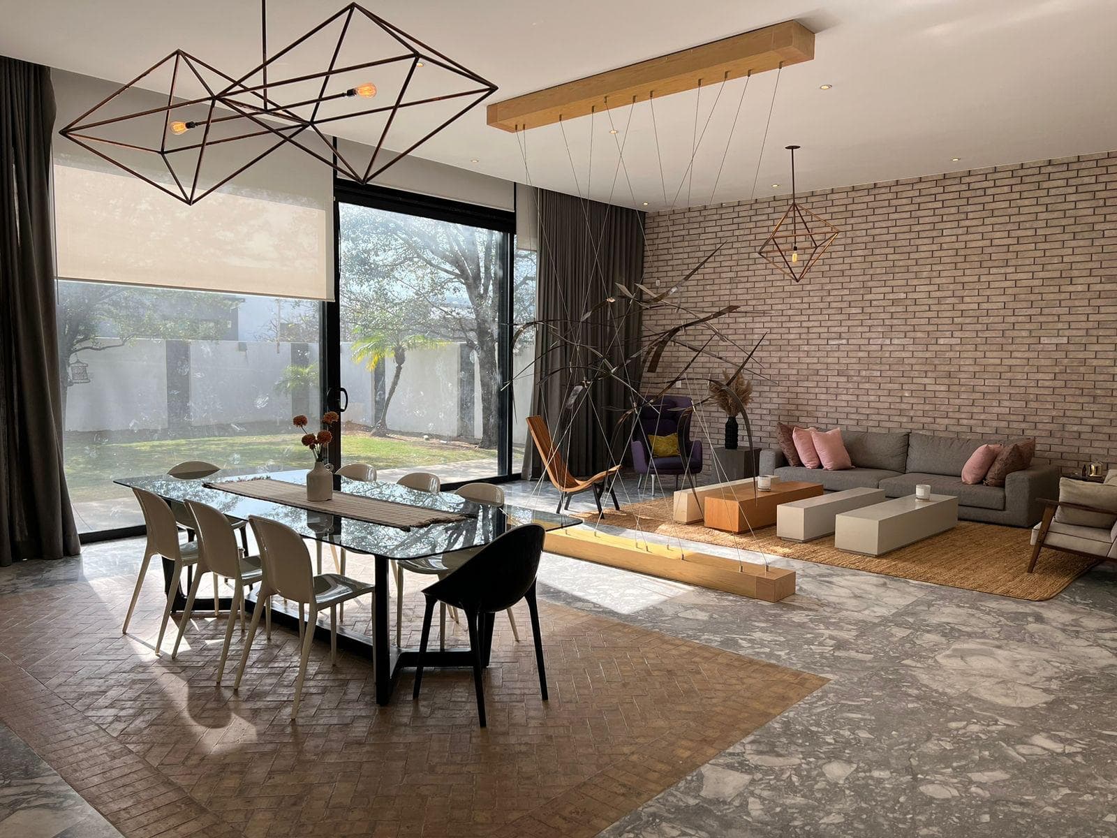 HOUSE FOR SALE IN LA JOYA