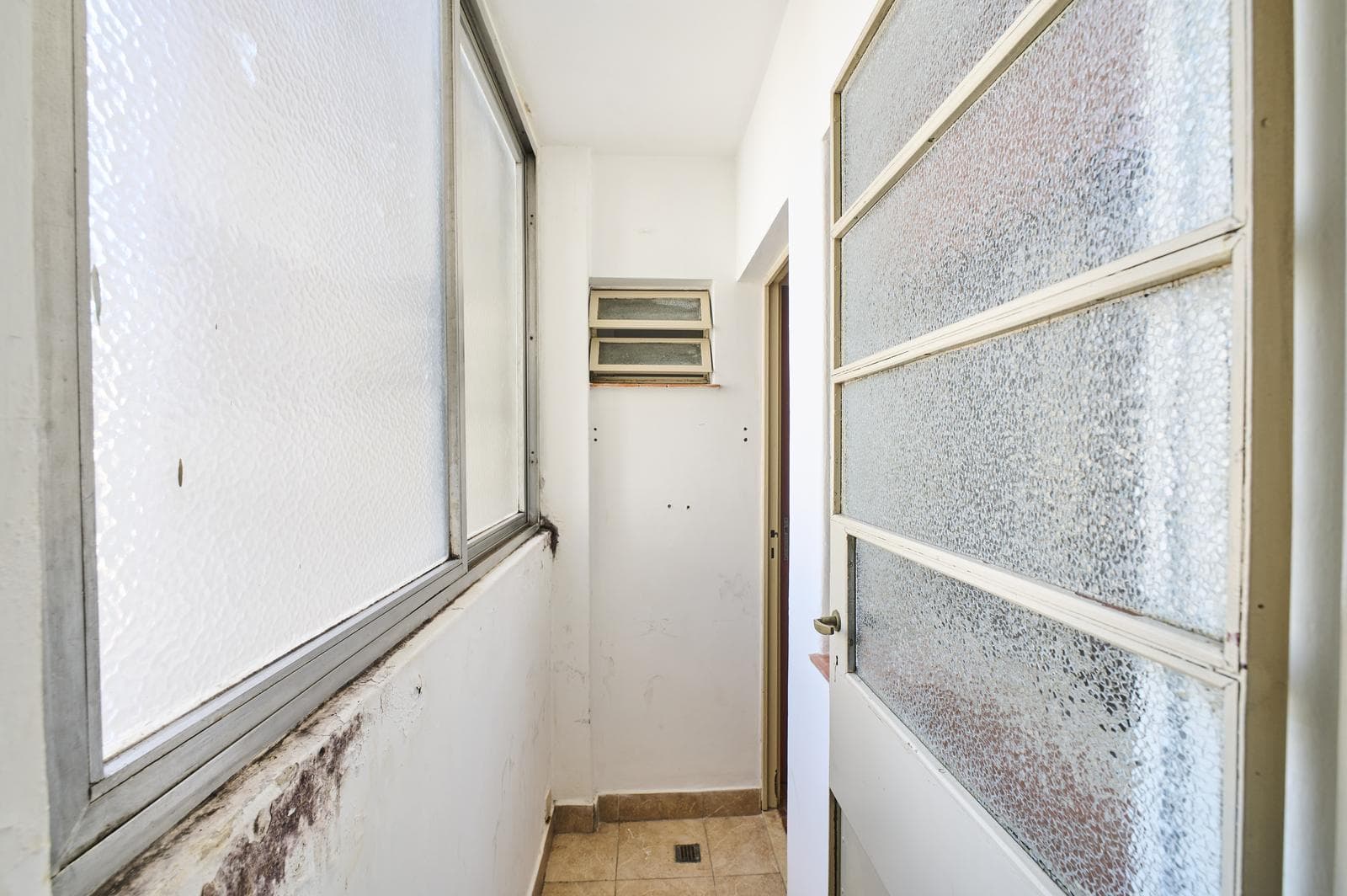 FOR SALE: Bright 2½-room apartment with a balcony in Congreso!