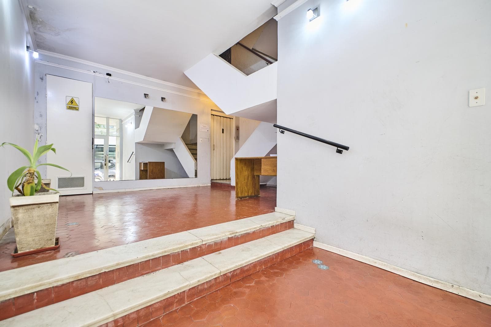 FOR SALE: Bright 2½-room apartment with a balcony in Congreso!