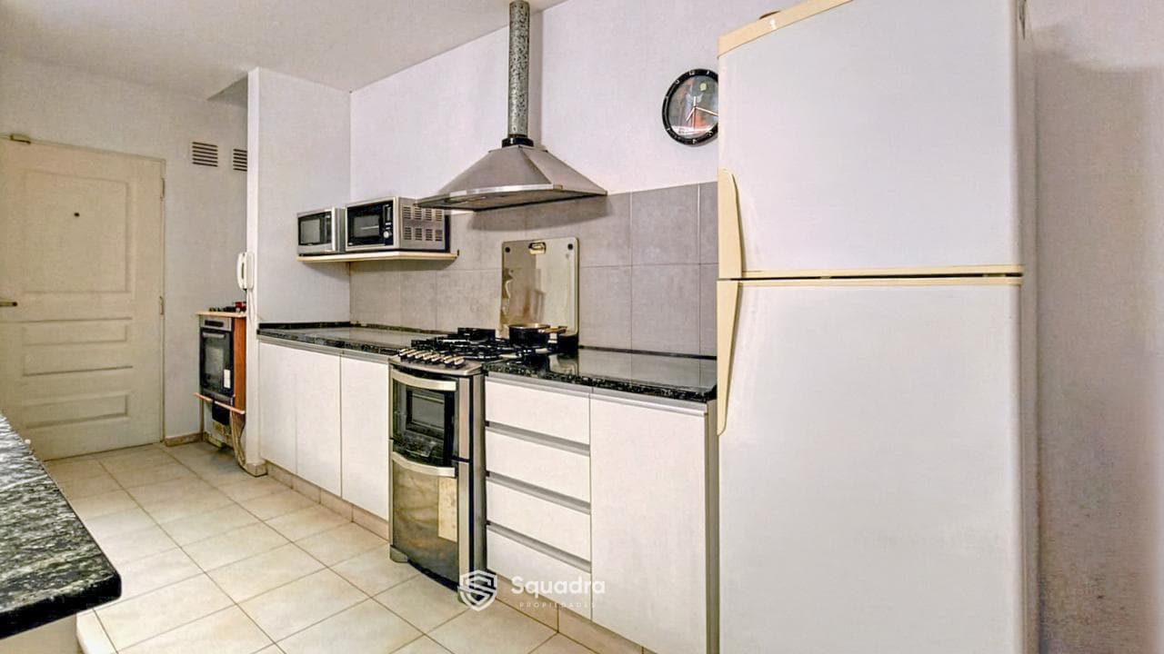 FOR SALE/TRADE - 3-bedroom house with pool and garden. Funes