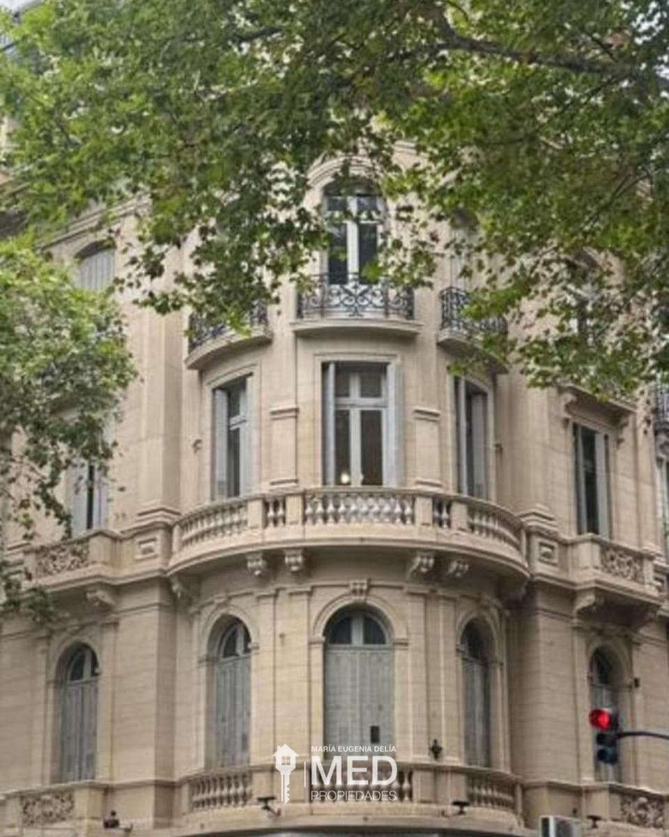 Apartment or Office + 8 Rooms - Monserrat