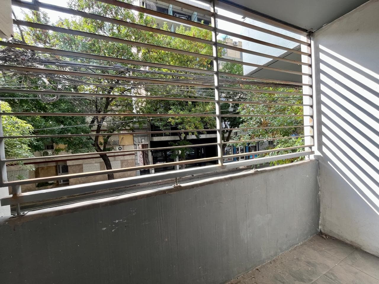 FOR SALE - 2-bedroom apartment with two balconies and a garage. Abasto, Rosario.