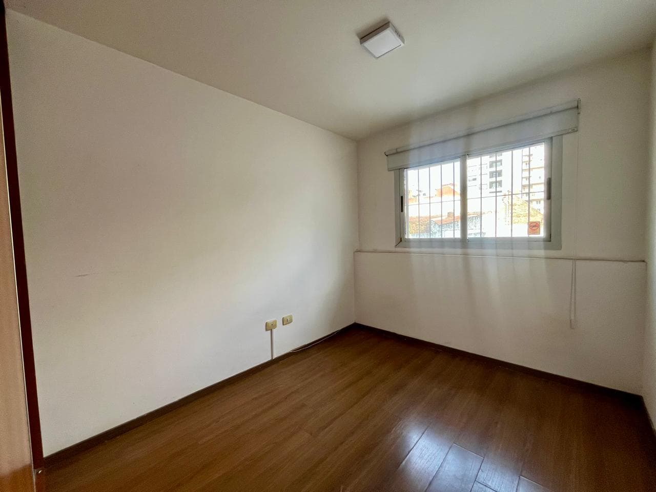FOR SALE - 2-bedroom apartment with two balconies and a garage. Abasto, Rosario.