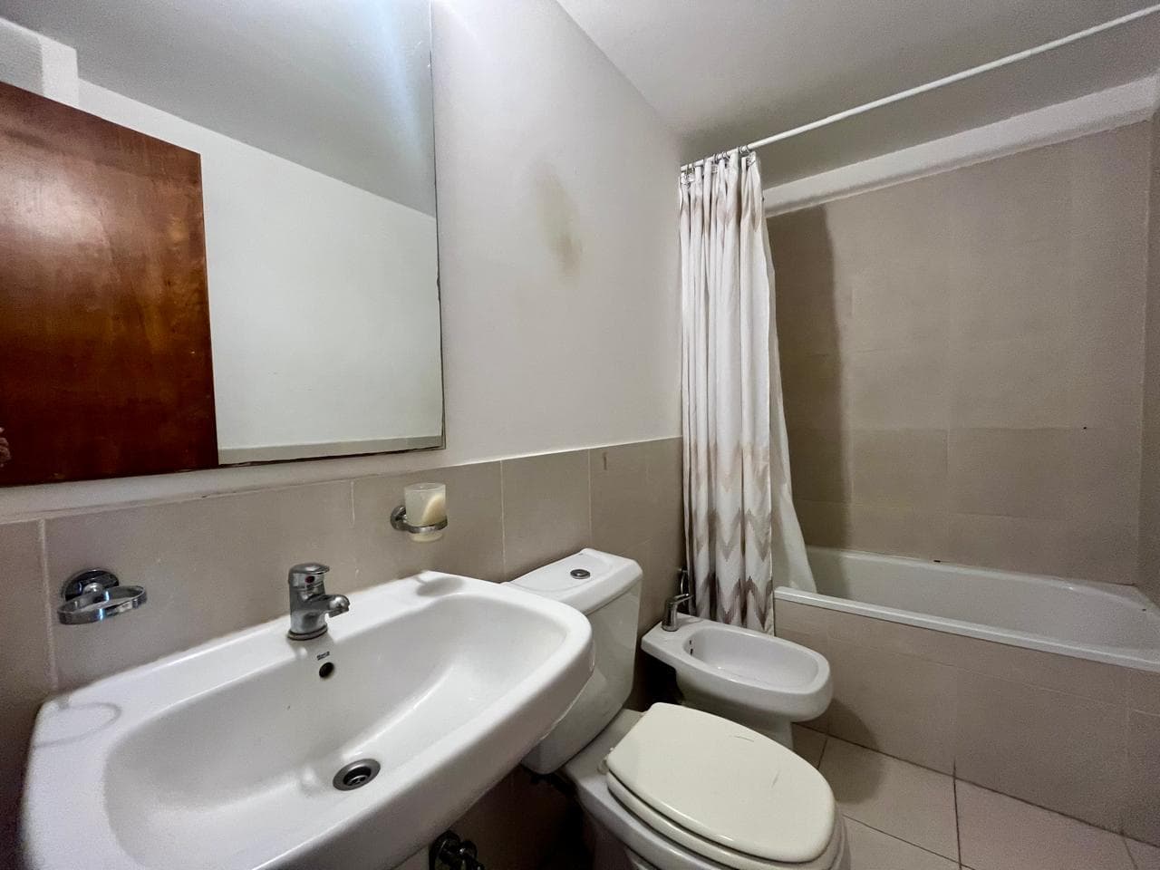 FOR SALE - 2-bedroom apartment with two balconies and a garage. Abasto, Rosario.