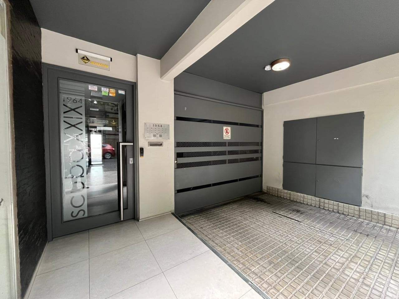 FOR SALE - 2-bedroom apartment with two balconies and a garage. Abasto, Rosario.