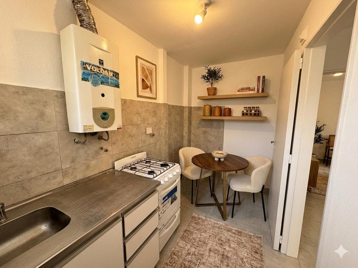 For Sale: 2-Room Apartment in Flores
