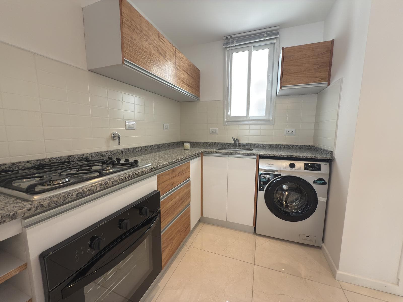 For Sale - 3 rooms - Balcony facing the street - Renovated and furnished - Downtown