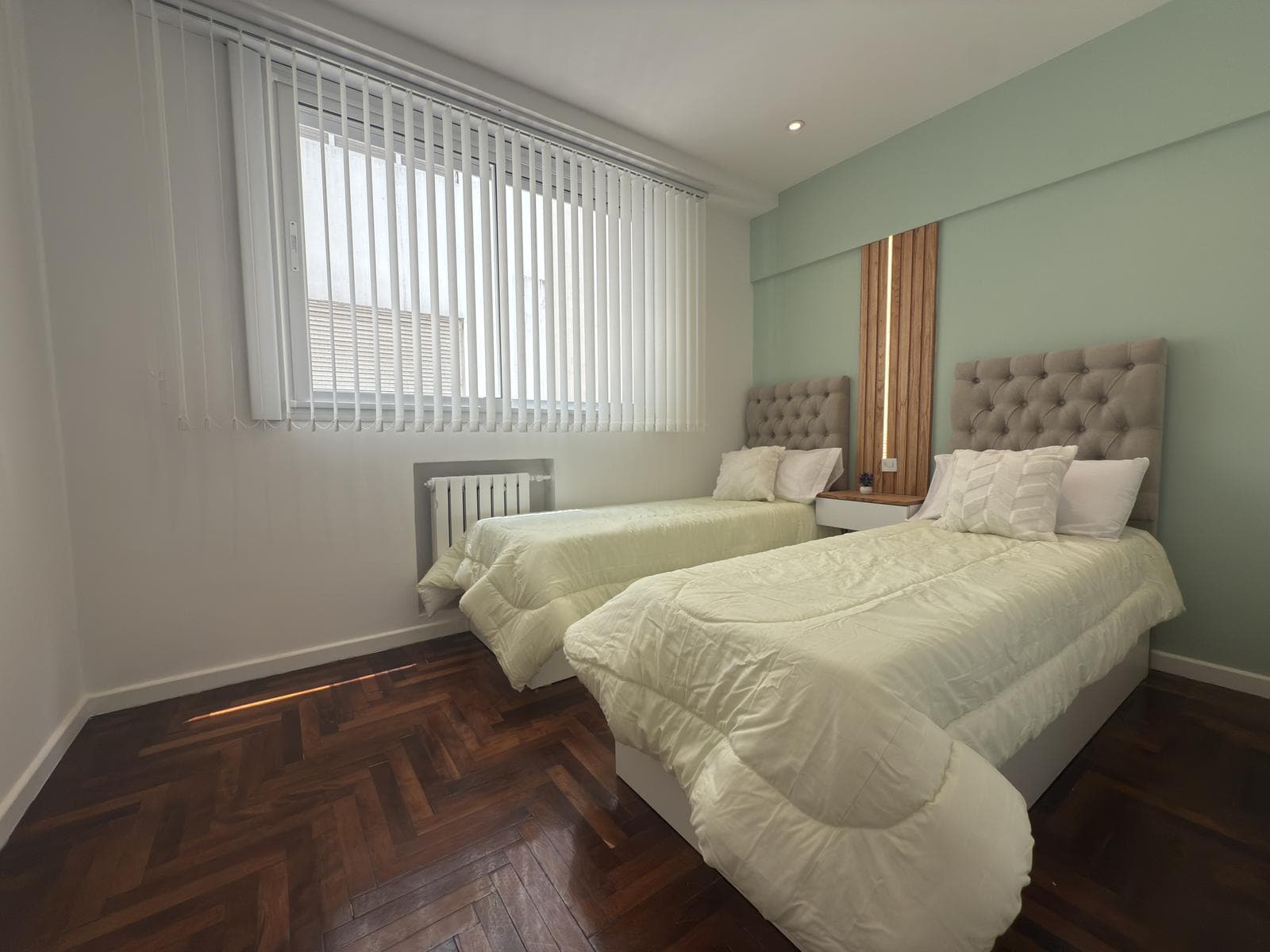 For Sale - 3 rooms - Balcony facing the street - Renovated and furnished - Downtown