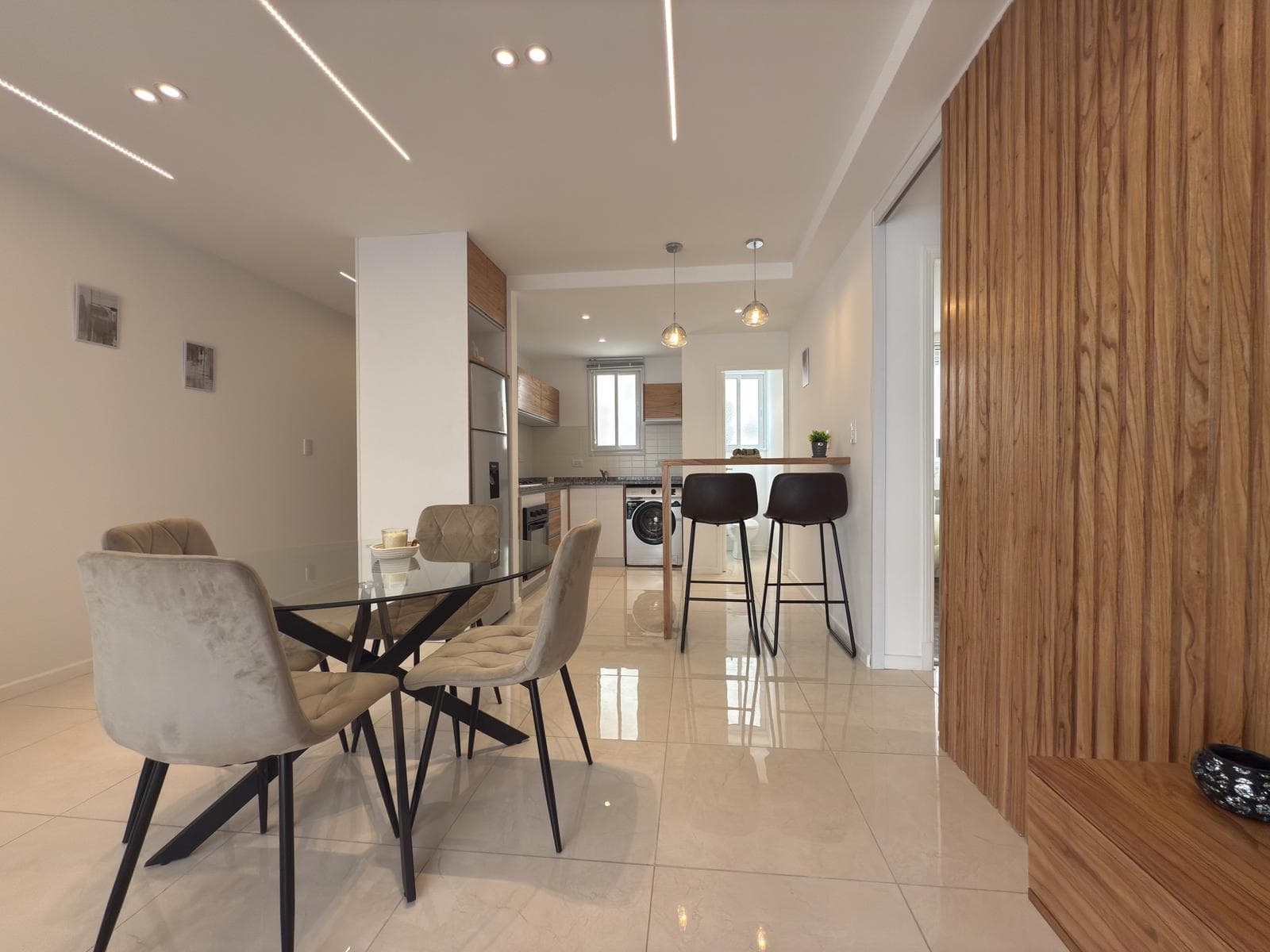For Sale - 3 rooms - Balcony facing the street - Renovated and furnished - Downtown