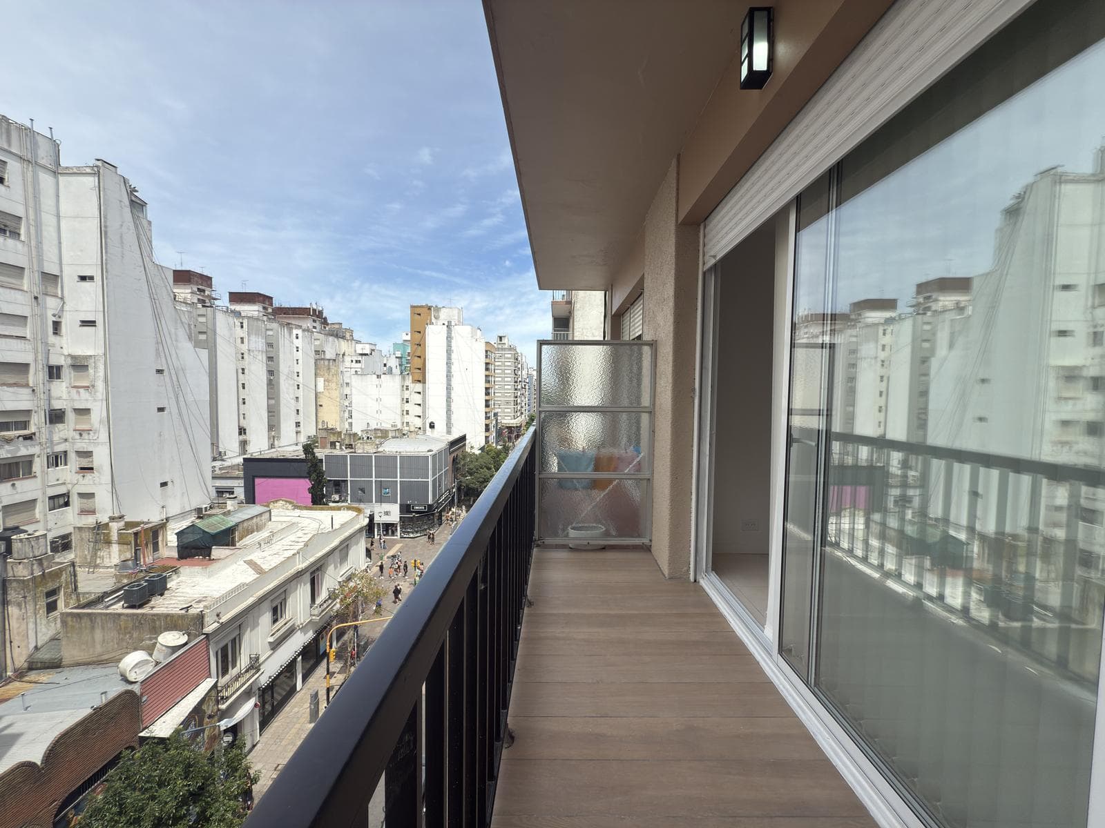 For Sale - 3 rooms - Balcony facing the street - Renovated and furnished - Downtown