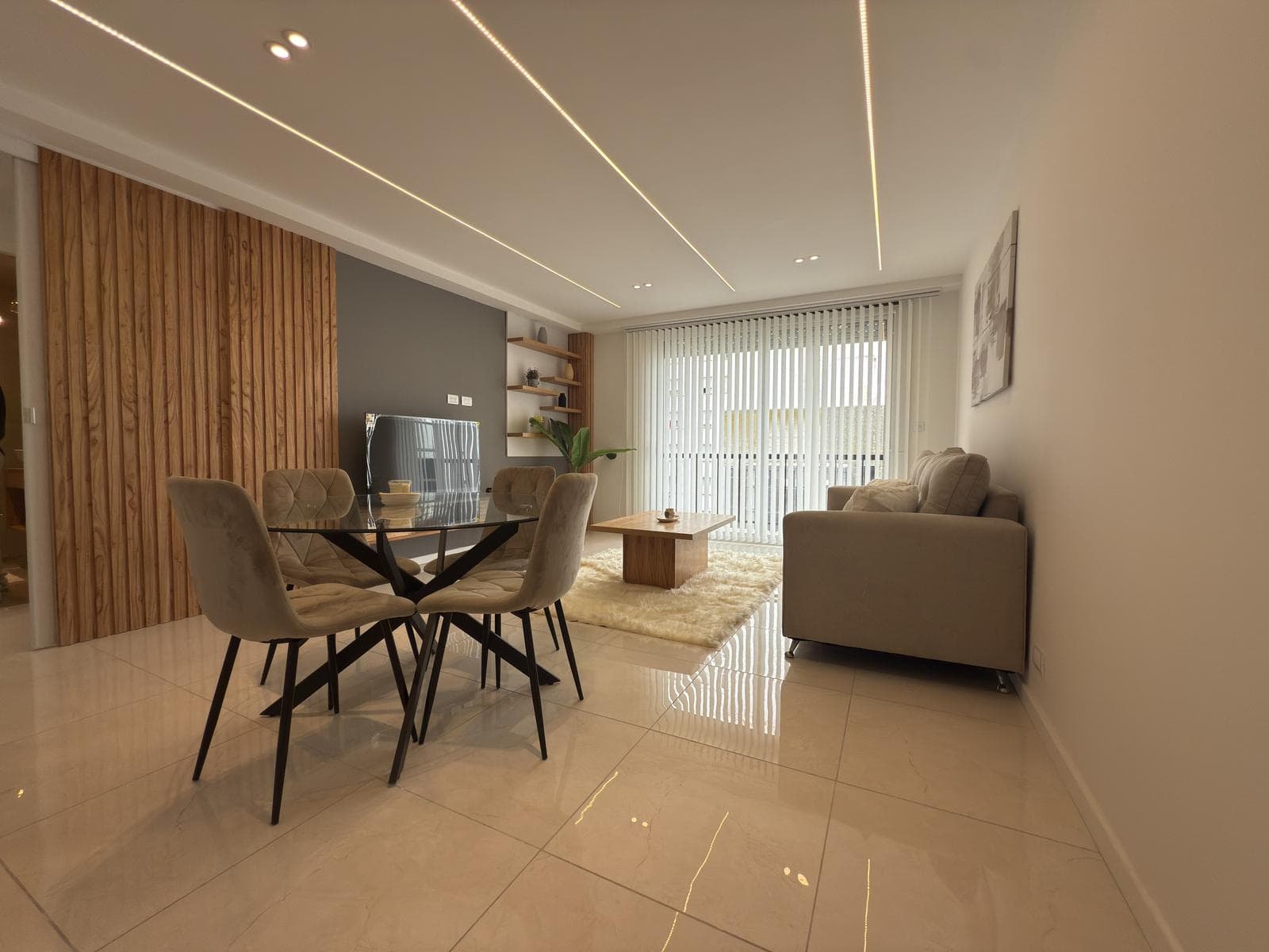 For Sale - 3 rooms - Balcony facing the street - Renovated and furnished - Downtown