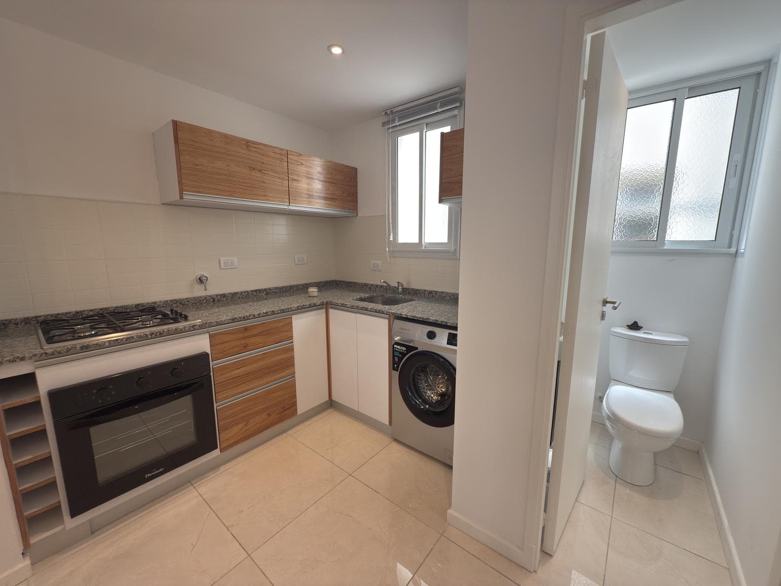 For Sale - 3 rooms - Balcony facing the street - Renovated and furnished - Downtown