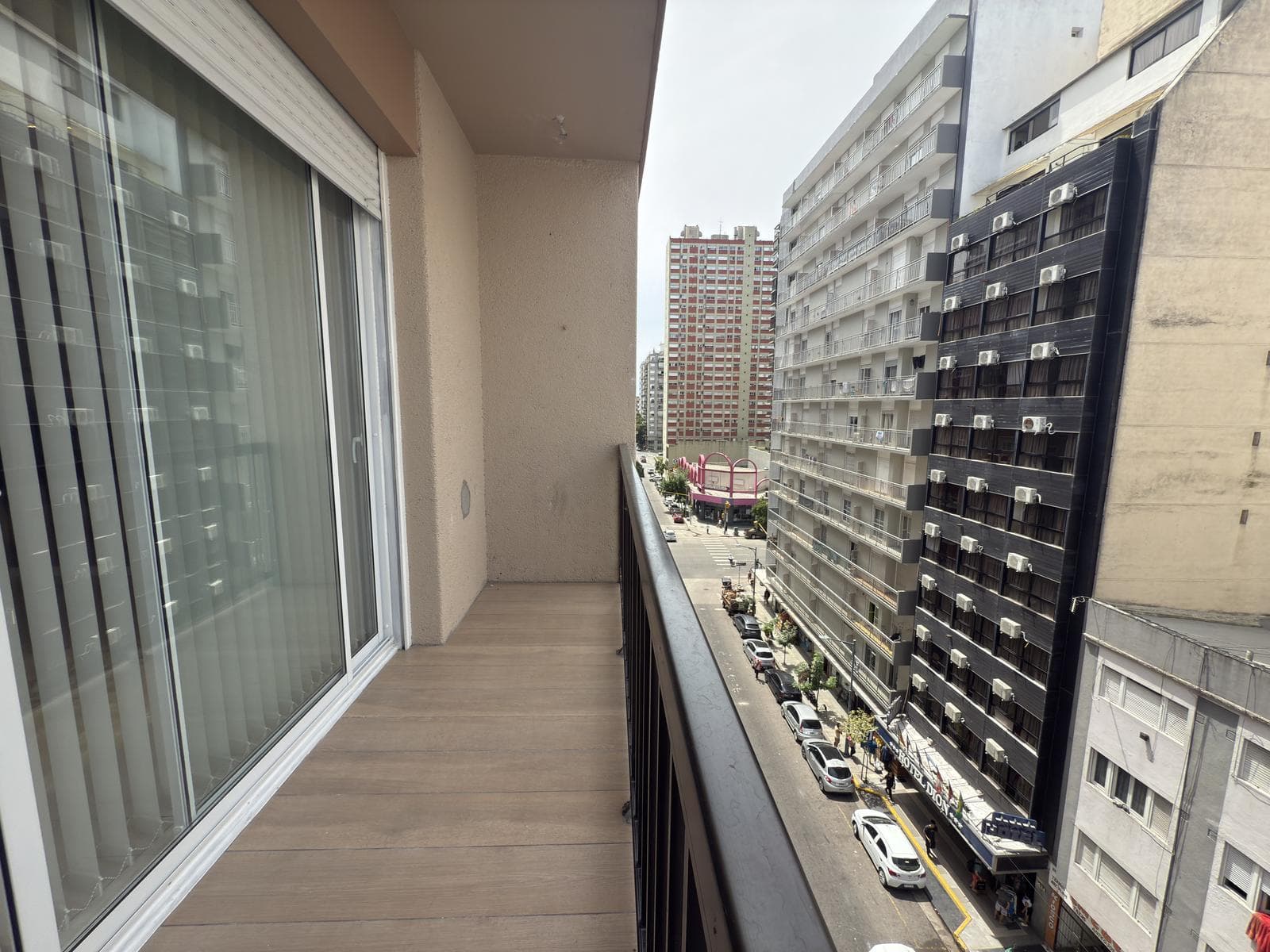 For Sale - 3 rooms - Balcony facing the street - Renovated and furnished - Downtown