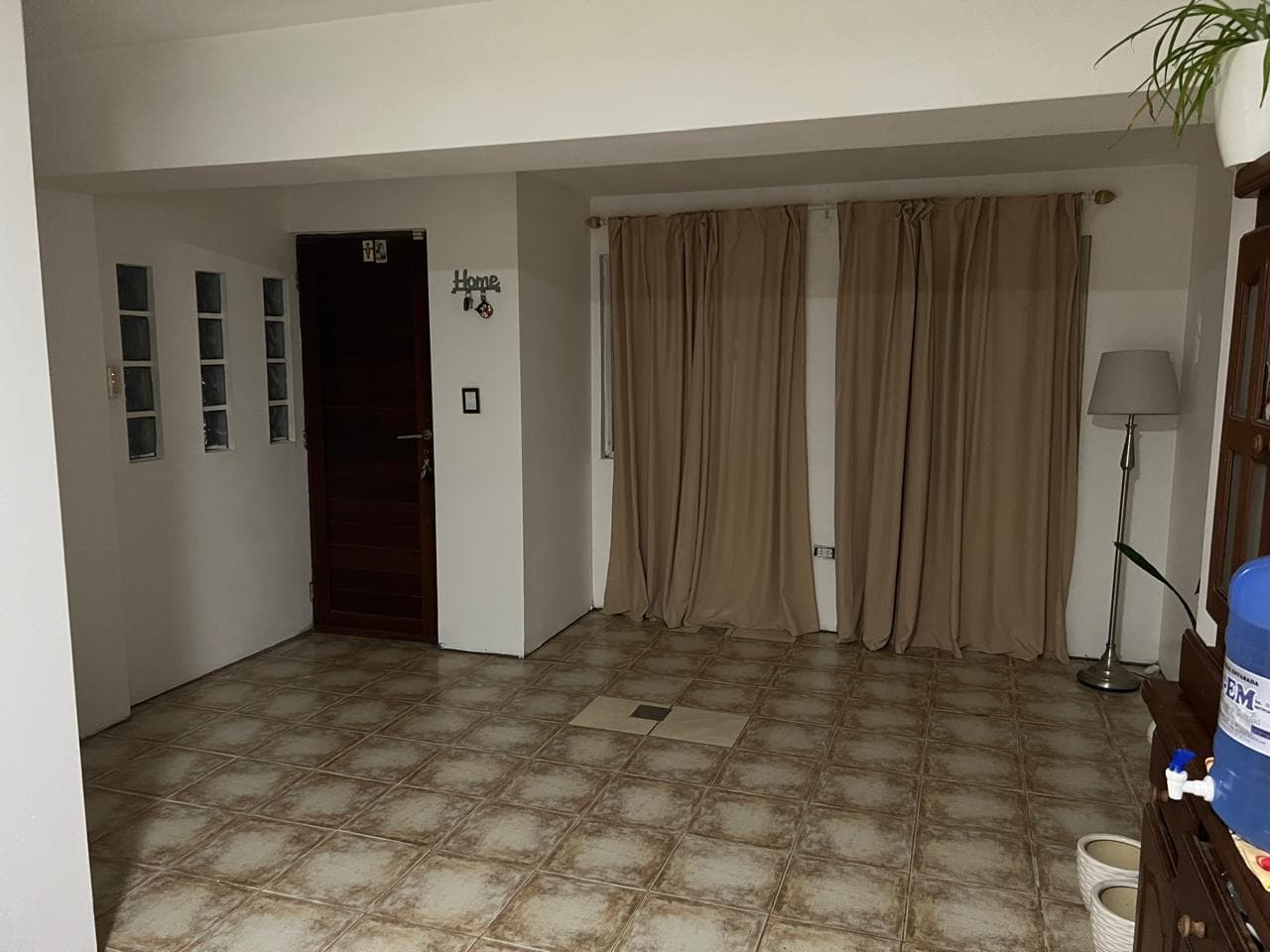 House for Sale: 3 Bedrooms, Panamericano Neighborhood