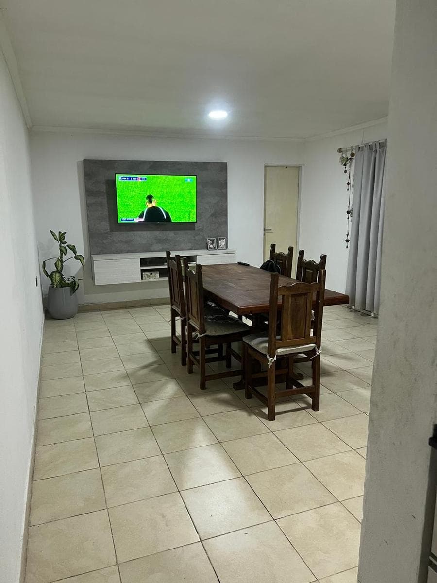 House for Sale: 3 Bedrooms, Panamericano Neighborhood