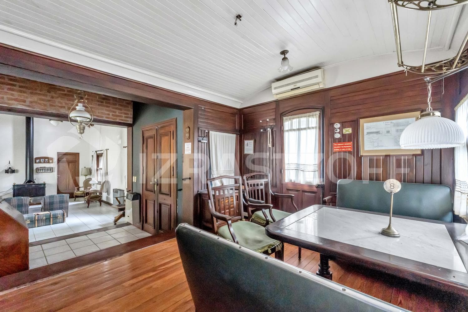 Casa en venta en Los Eucaliptus, 2 dormitorios, jardin y pileta.