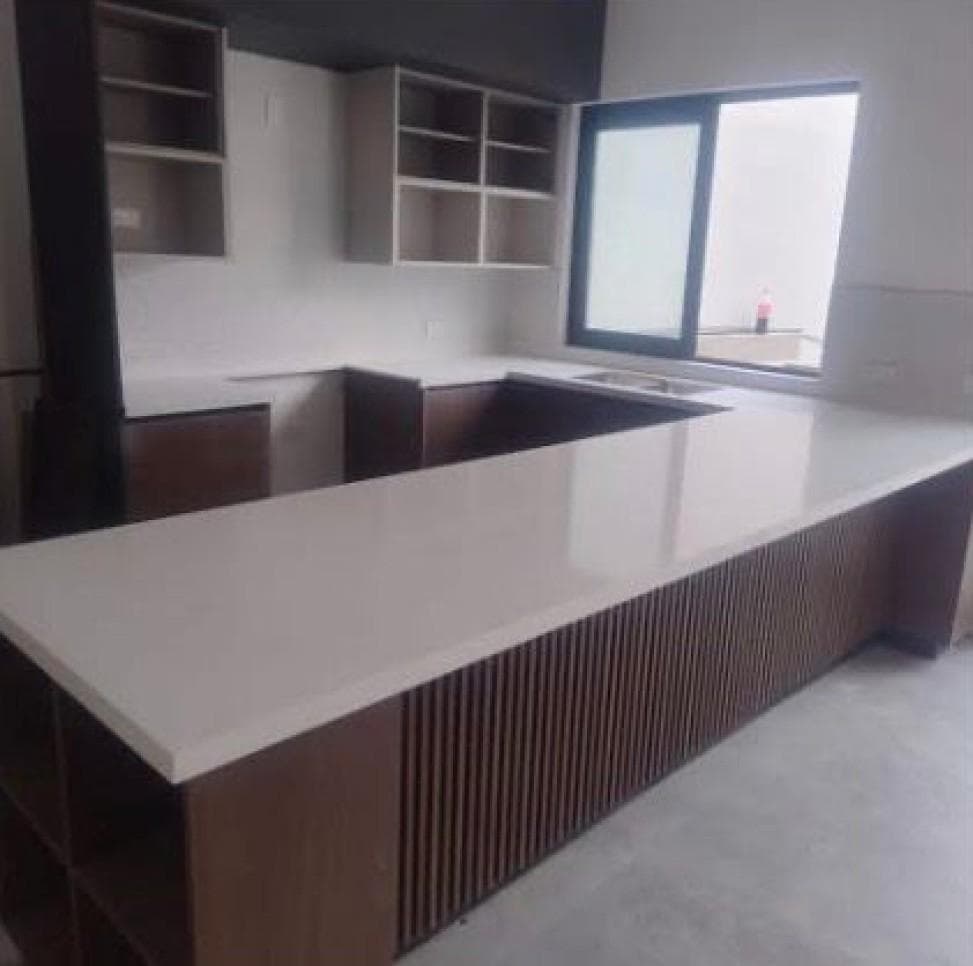 FOR SALE: House in the ALTARES RESIDENCIAL Subdivision—National Highway in SANTIAGO—4 Bedrooms