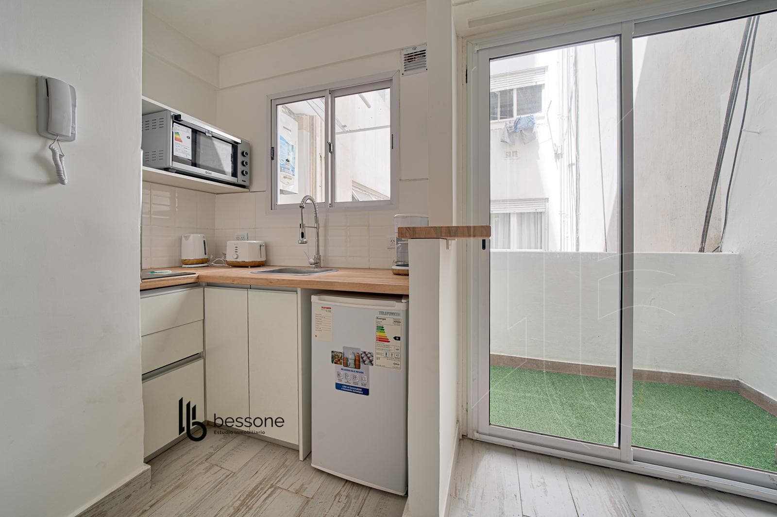 One-Bedroom, Refurbished, Furnished, Bright Apartment in Plaza Mitre