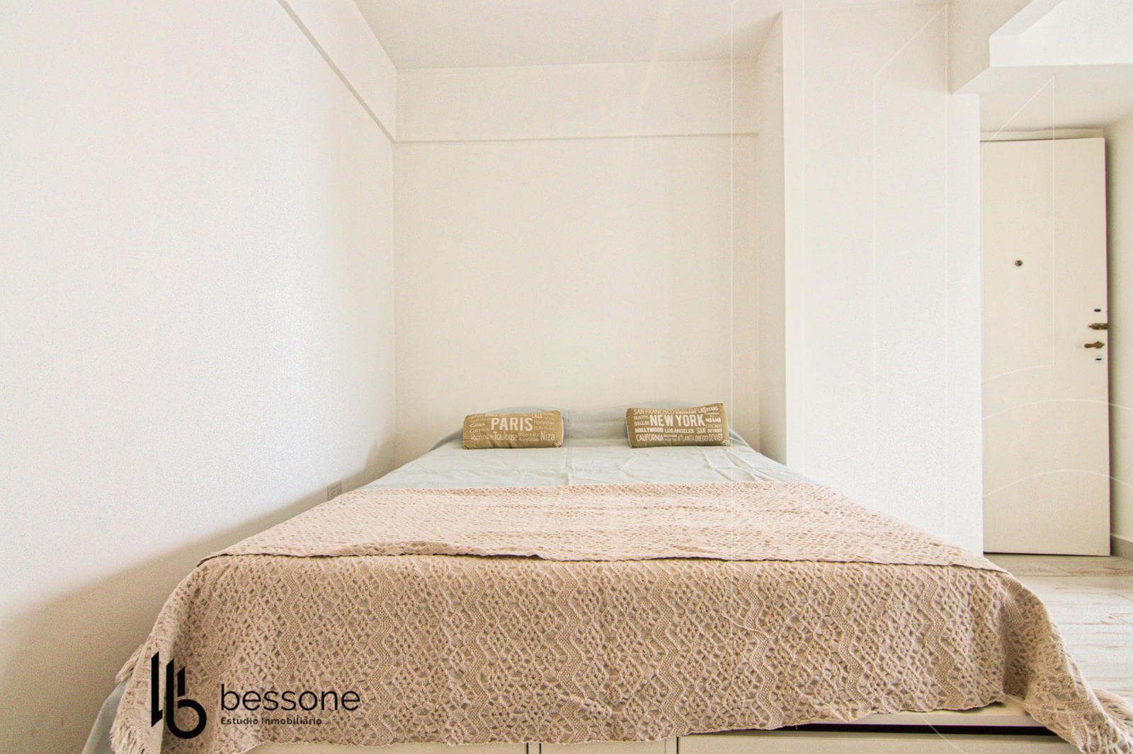 One-Bedroom, Refurbished, Furnished, Bright Apartment in Plaza Mitre