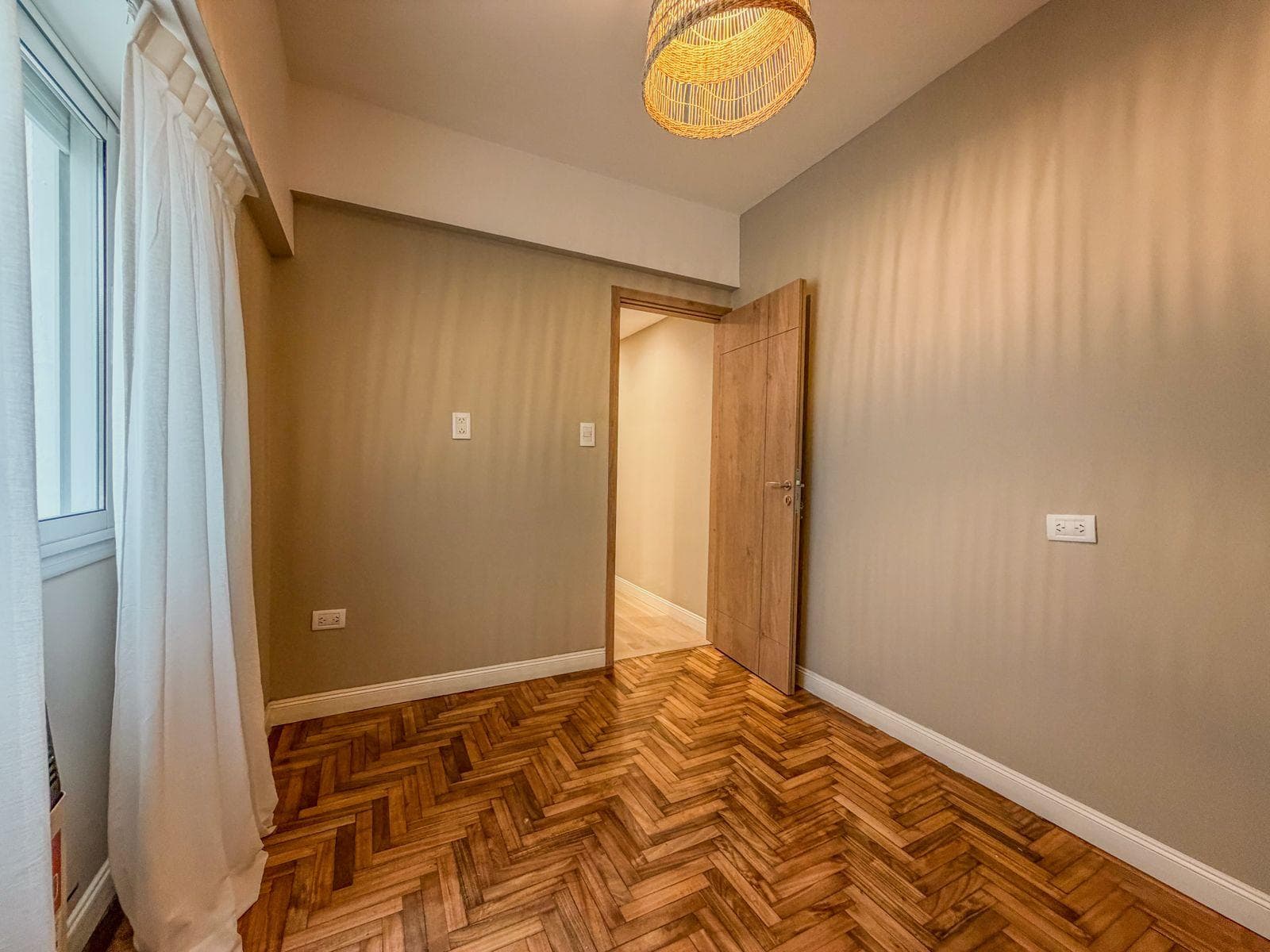 For Sale - 3 rooms - Renovated and furnished - Street-facing with a balcony