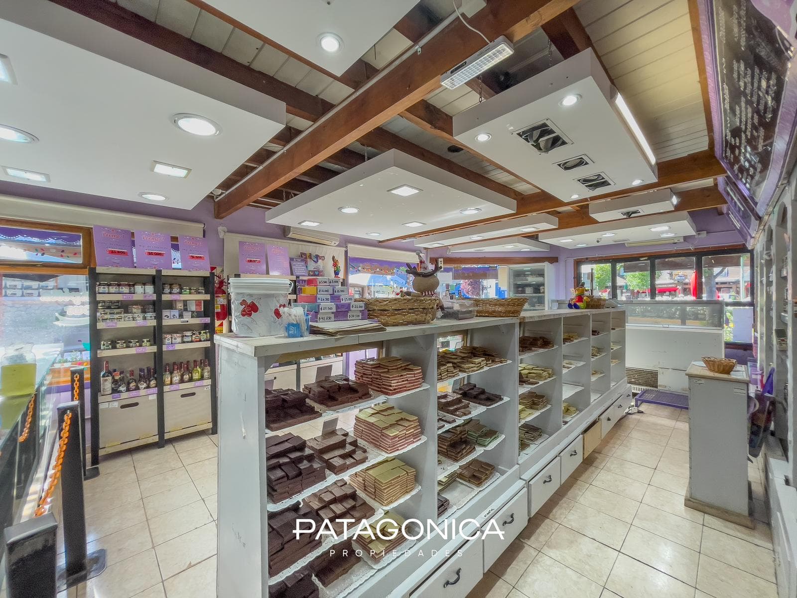 BUSINESS FOR SALE: ICE CREAM PARLOR/CHOCOLATE SHOP, VILLA LA ANGOSTURA