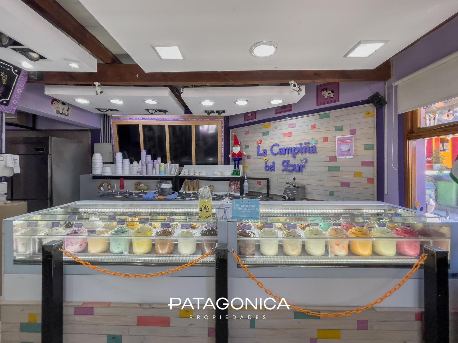 BUSINESS FOR SALE: ICE CREAM PARLOR/CHOCOLATE SHOP, VILLA LA ANGOSTURA