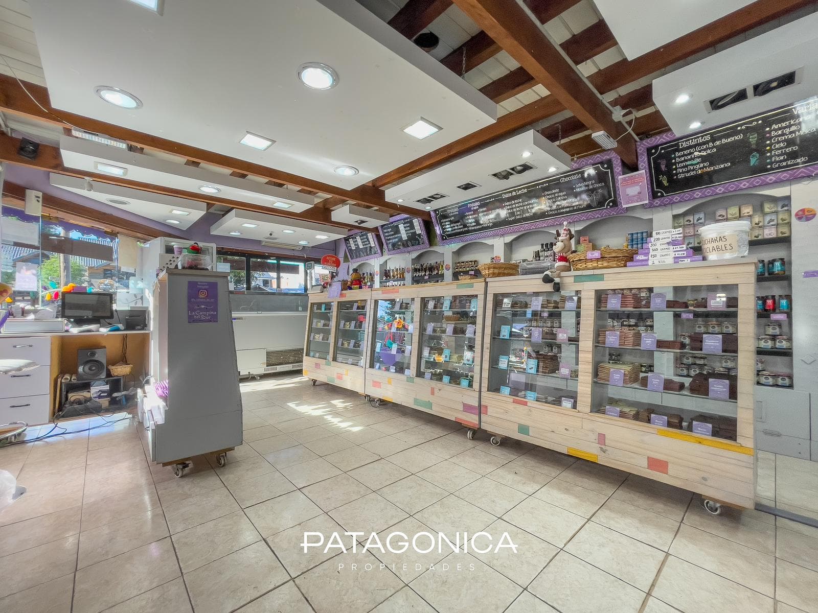 BUSINESS FOR SALE: ICE CREAM PARLOR/CHOCOLATE SHOP, VILLA LA ANGOSTURA