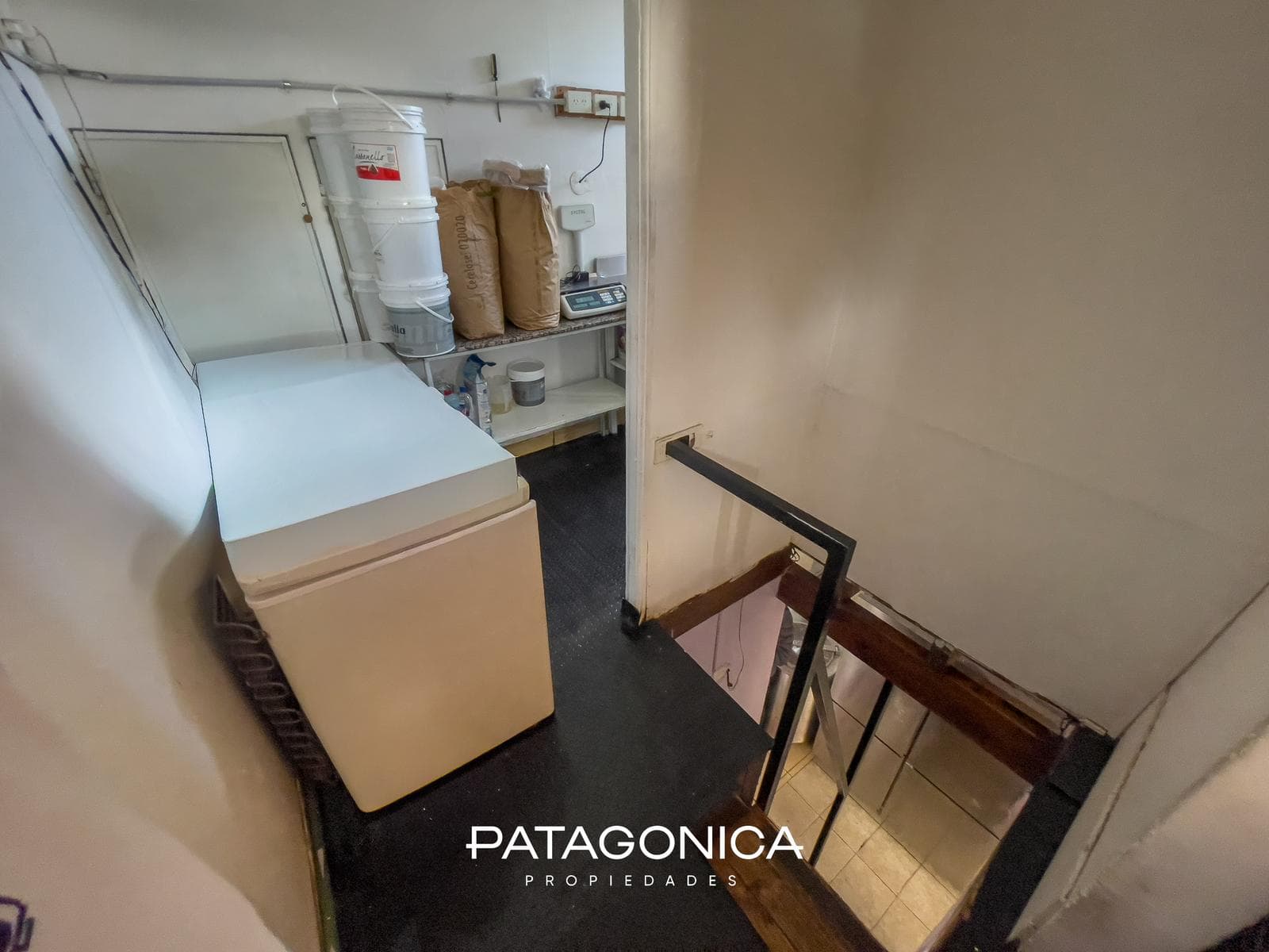 BUSINESS FOR SALE: ICE CREAM PARLOR/CHOCOLATE SHOP, VILLA LA ANGOSTURA