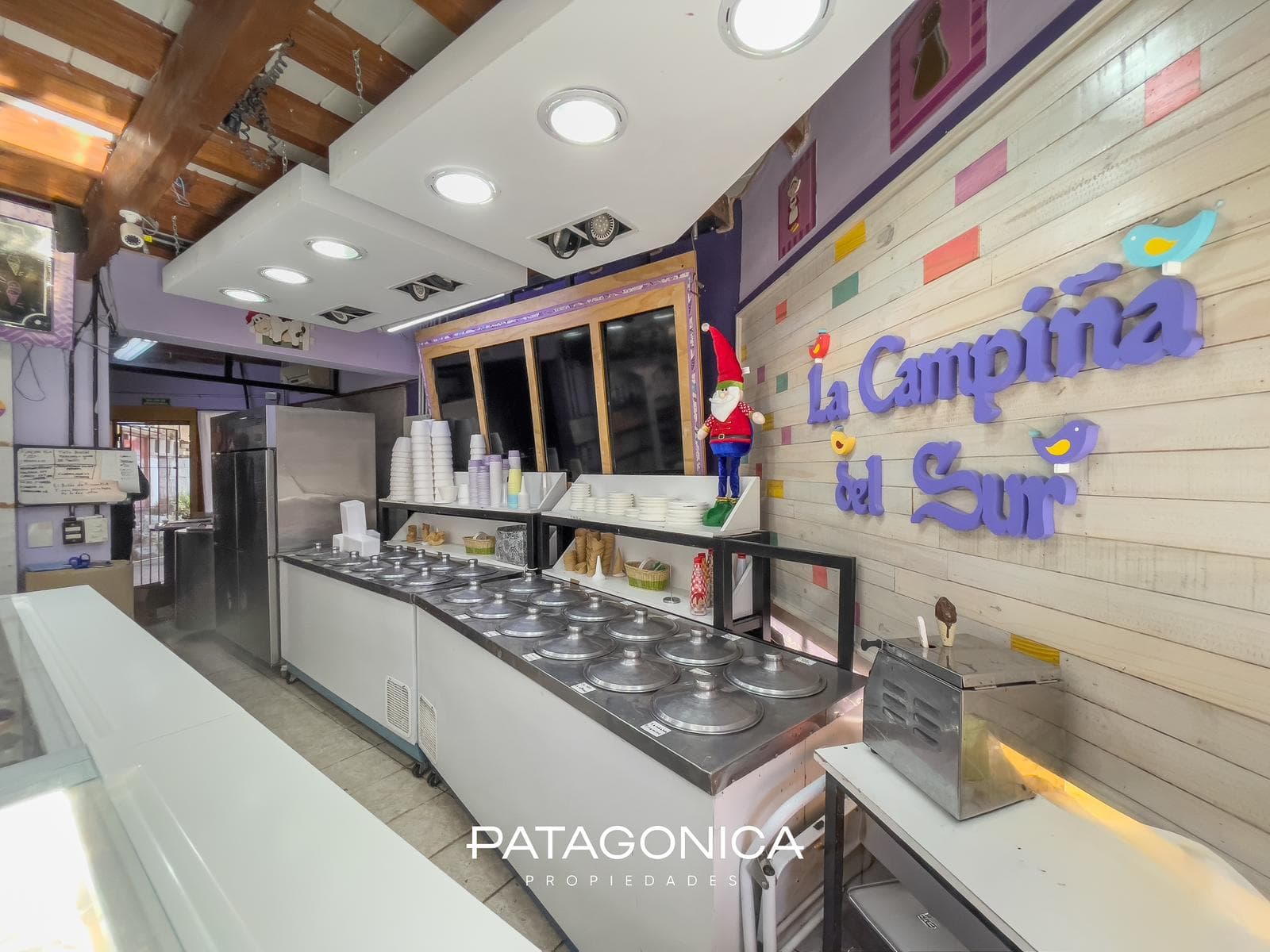 BUSINESS FOR SALE: ICE CREAM PARLOR/CHOCOLATE SHOP, VILLA LA ANGOSTURA