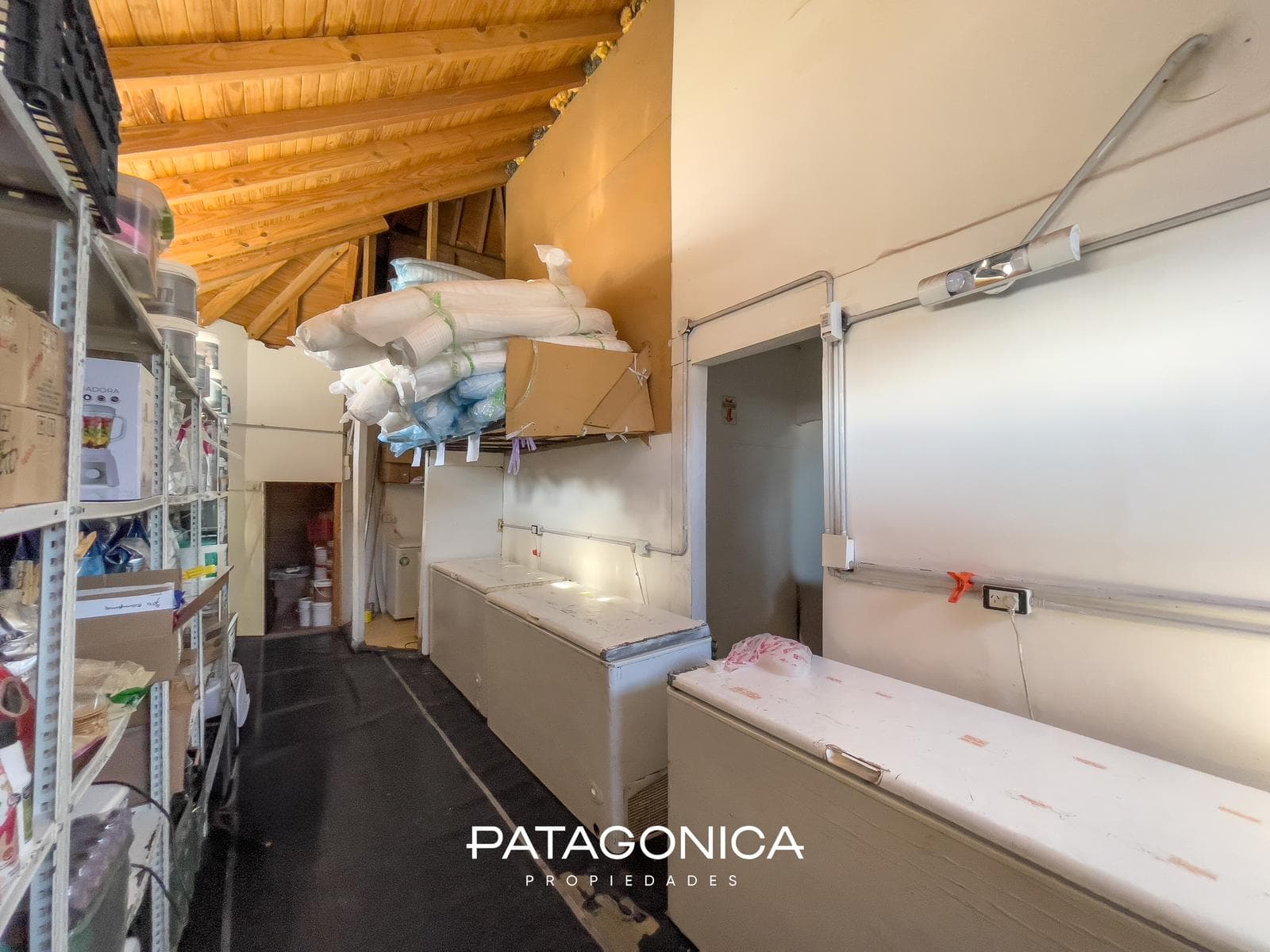 BUSINESS FOR SALE: ICE CREAM PARLOR/CHOCOLATE SHOP, VILLA LA ANGOSTURA