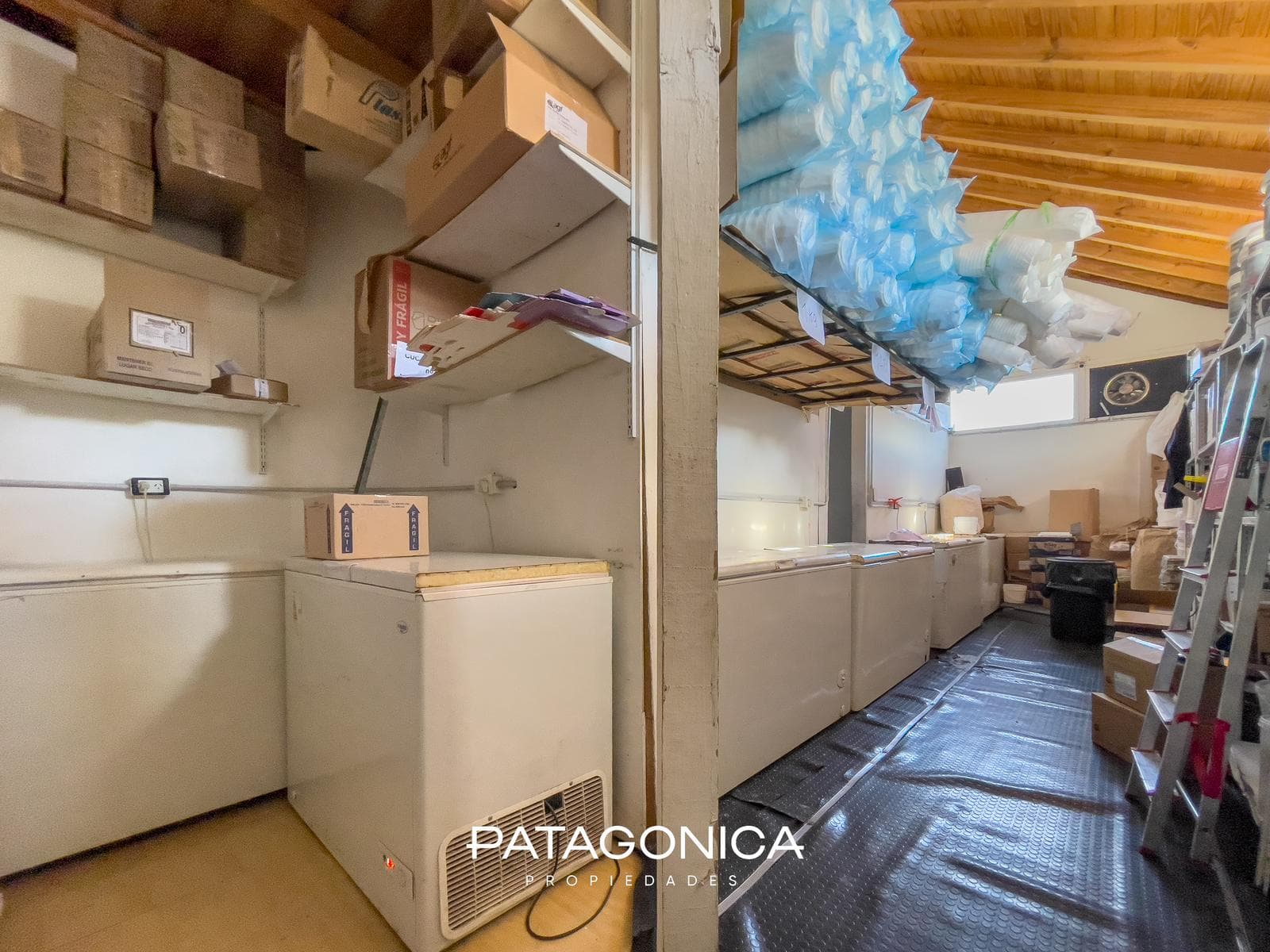 BUSINESS FOR SALE: ICE CREAM PARLOR/CHOCOLATE SHOP, VILLA LA ANGOSTURA