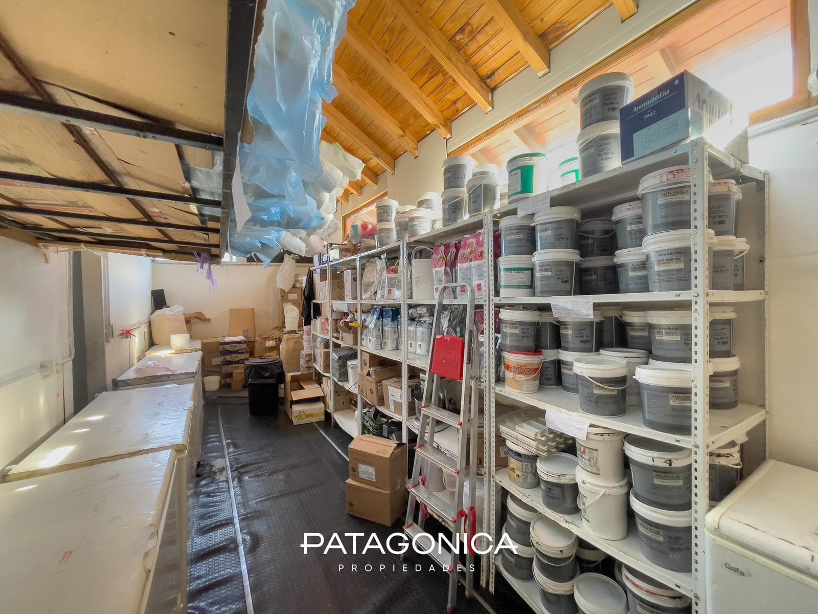 BUSINESS FOR SALE: ICE CREAM PARLOR/CHOCOLATE SHOP, VILLA LA ANGOSTURA