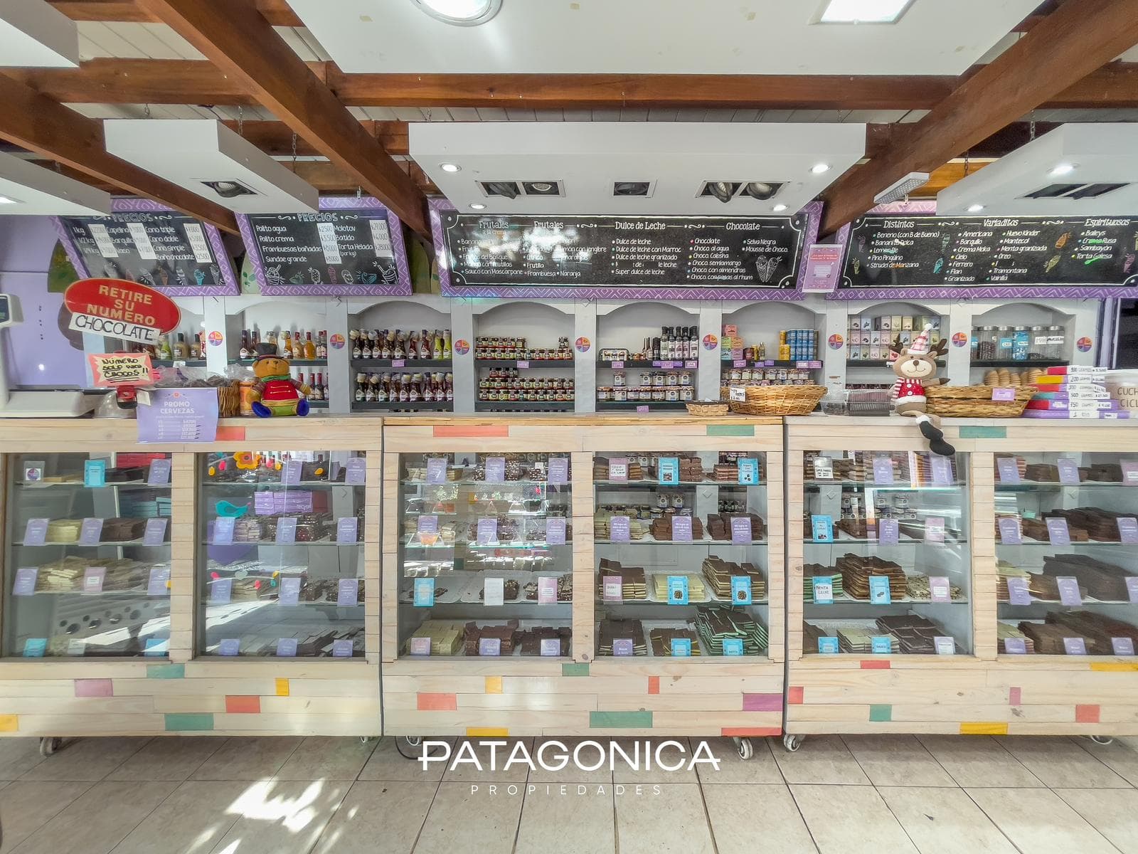 BUSINESS FOR SALE: ICE CREAM PARLOR/CHOCOLATE SHOP, VILLA LA ANGOSTURA